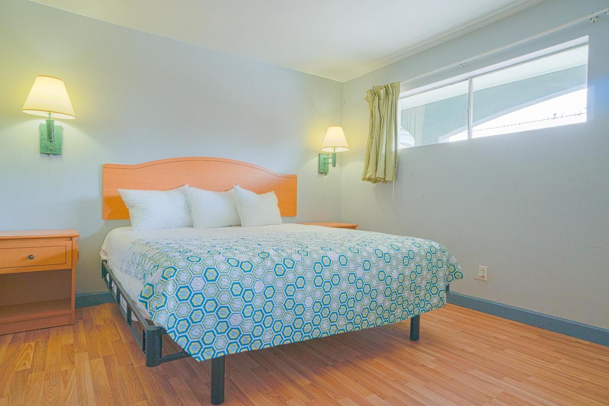 Oyo Hotel Мідленд Екстер'єр фото
